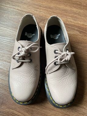 Dr. Martens Women’s Lace-Up Oxfords in Light Beige with Black Sole